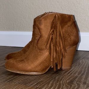 Soda, heel fringe booties